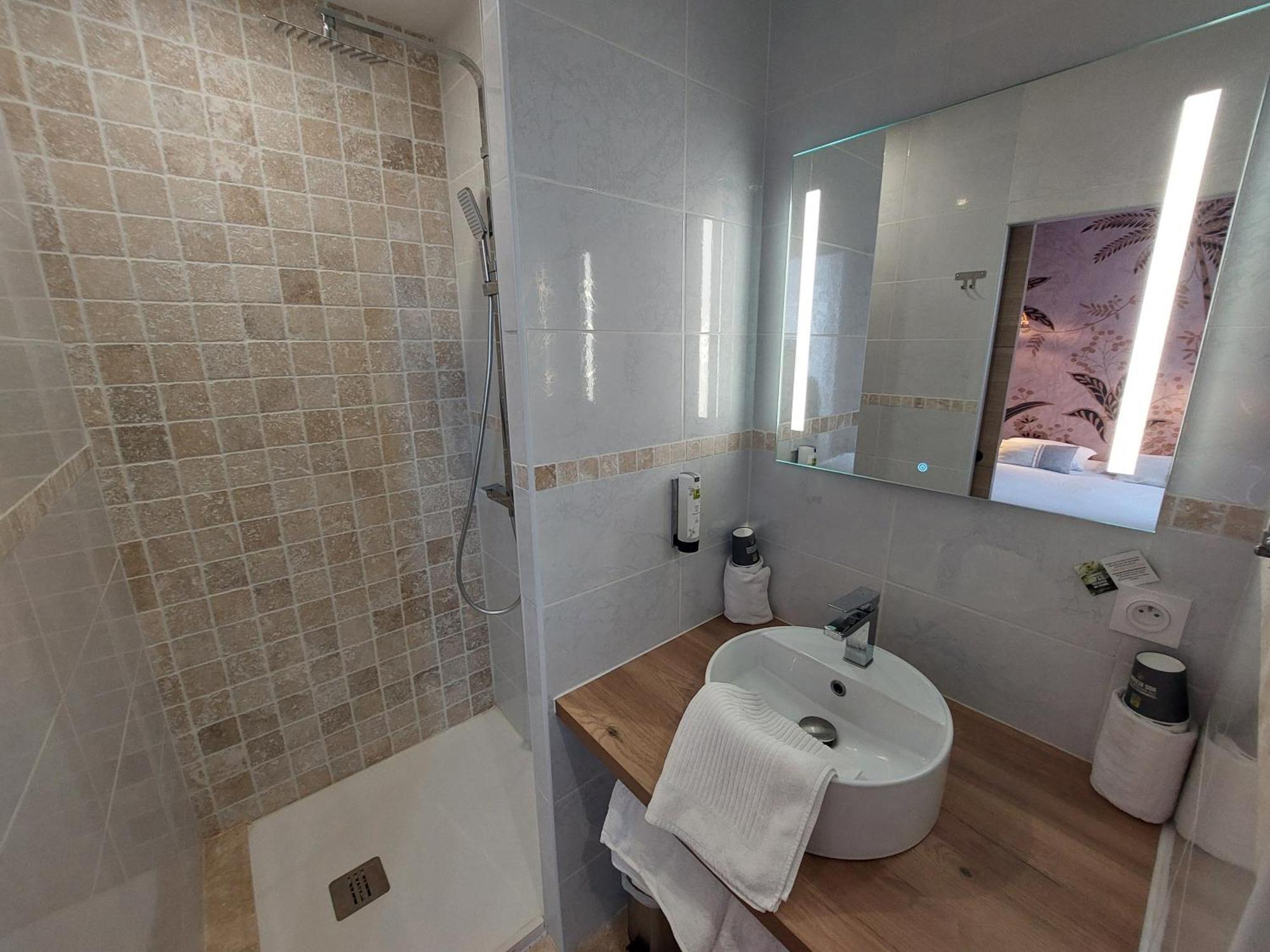 Logis Hotels - Hotel Et Restaurant Les Voyageurs Tournon-dʼAgenais エクステリア 写真