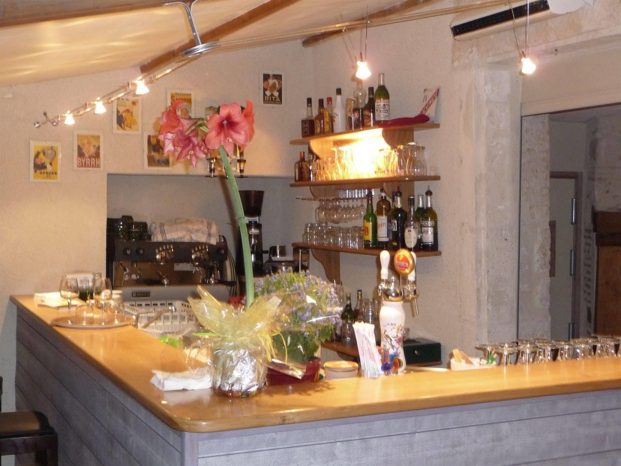 Logis Hotels - Hotel Et Restaurant Les Voyageurs Tournon-dʼAgenais エクステリア 写真