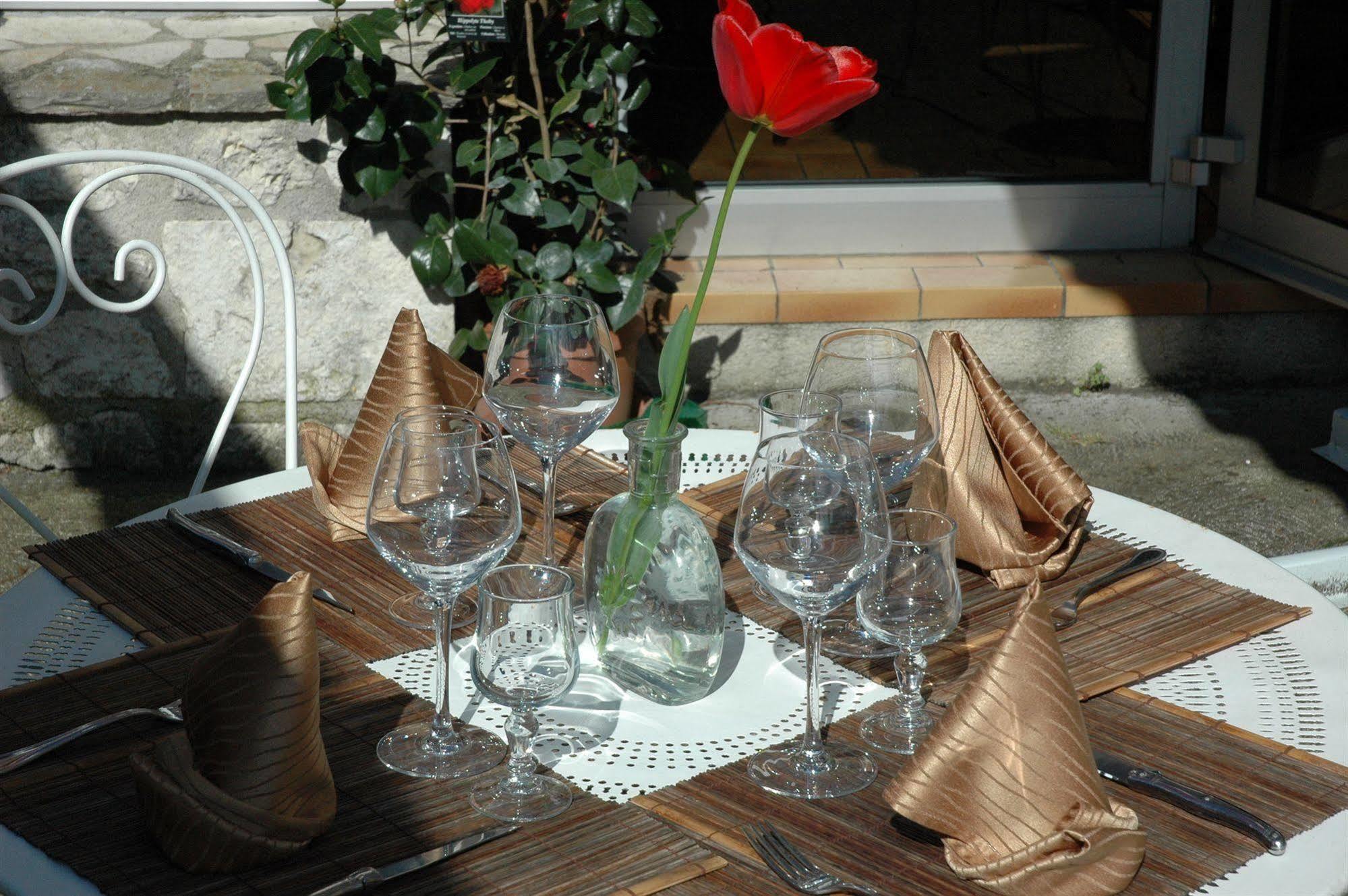 Logis Hotels - Hotel Et Restaurant Les Voyageurs Tournon-dʼAgenais エクステリア 写真