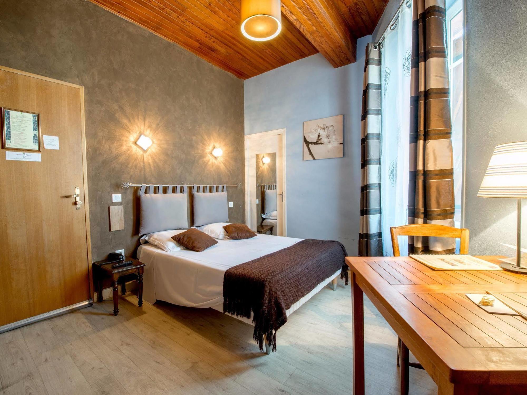Logis Hotels - Hotel Et Restaurant Les Voyageurs Tournon-dʼAgenais エクステリア 写真