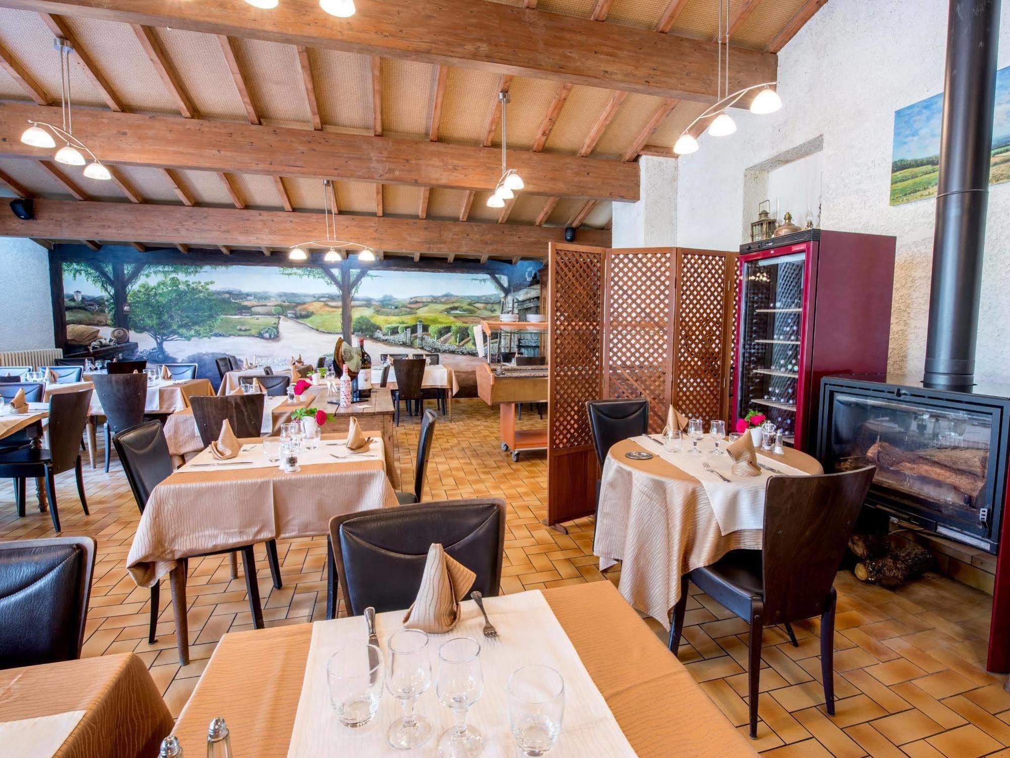 Logis Hotels - Hotel Et Restaurant Les Voyageurs Tournon-dʼAgenais エクステリア 写真