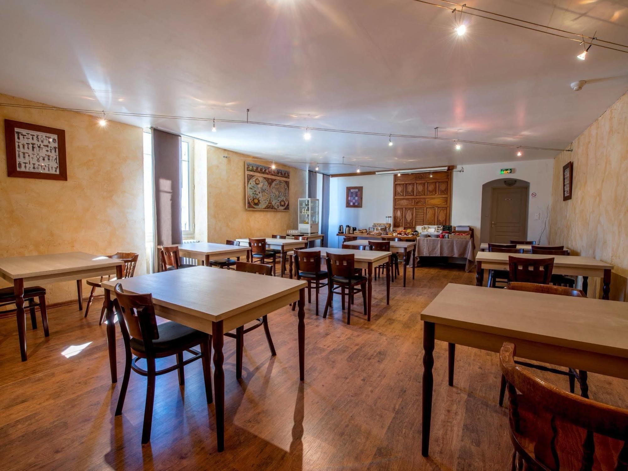 Logis Hotels - Hotel Et Restaurant Les Voyageurs Tournon-dʼAgenais エクステリア 写真