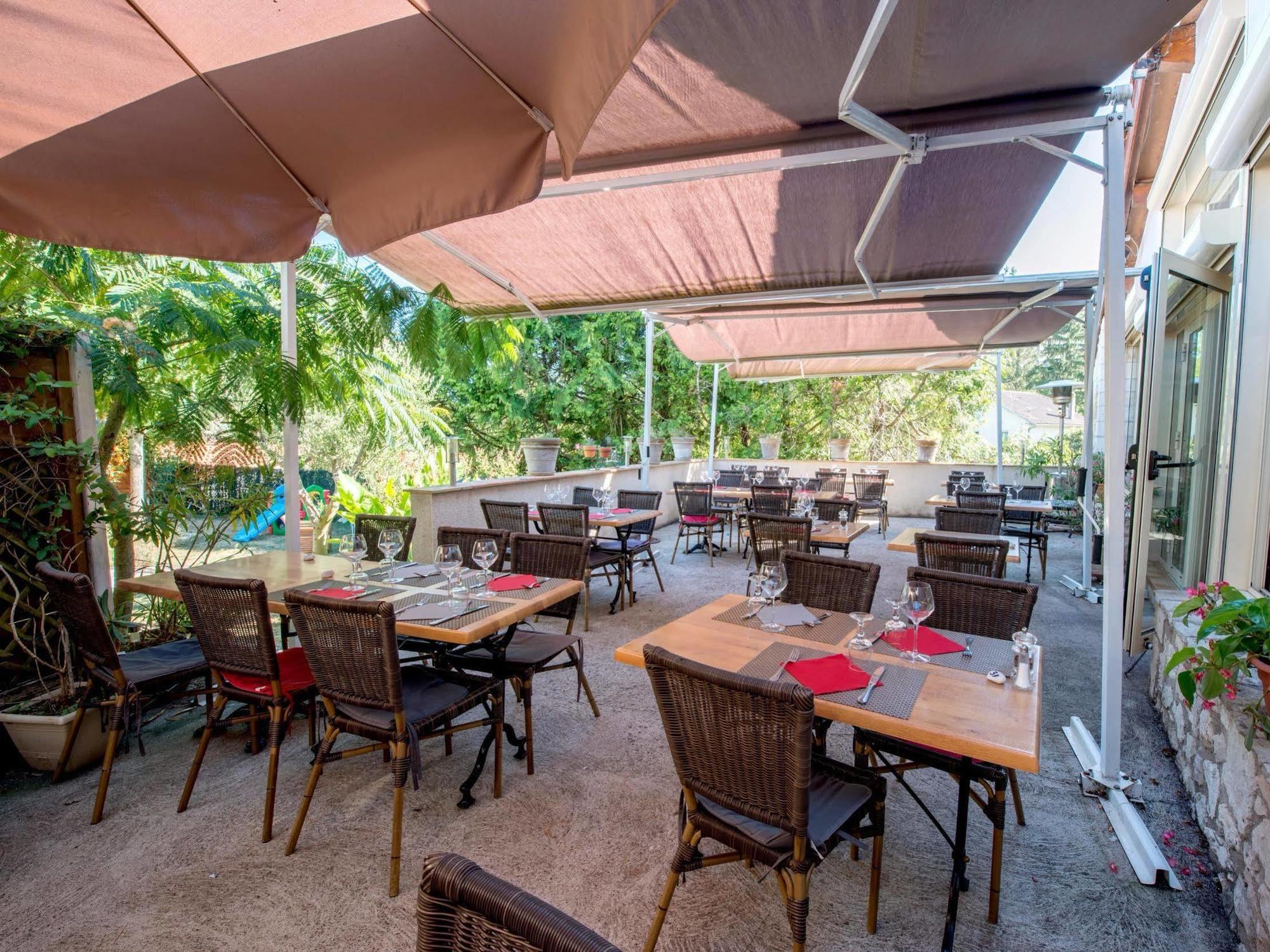 Logis Hotels - Hotel Et Restaurant Les Voyageurs Tournon-dʼAgenais エクステリア 写真