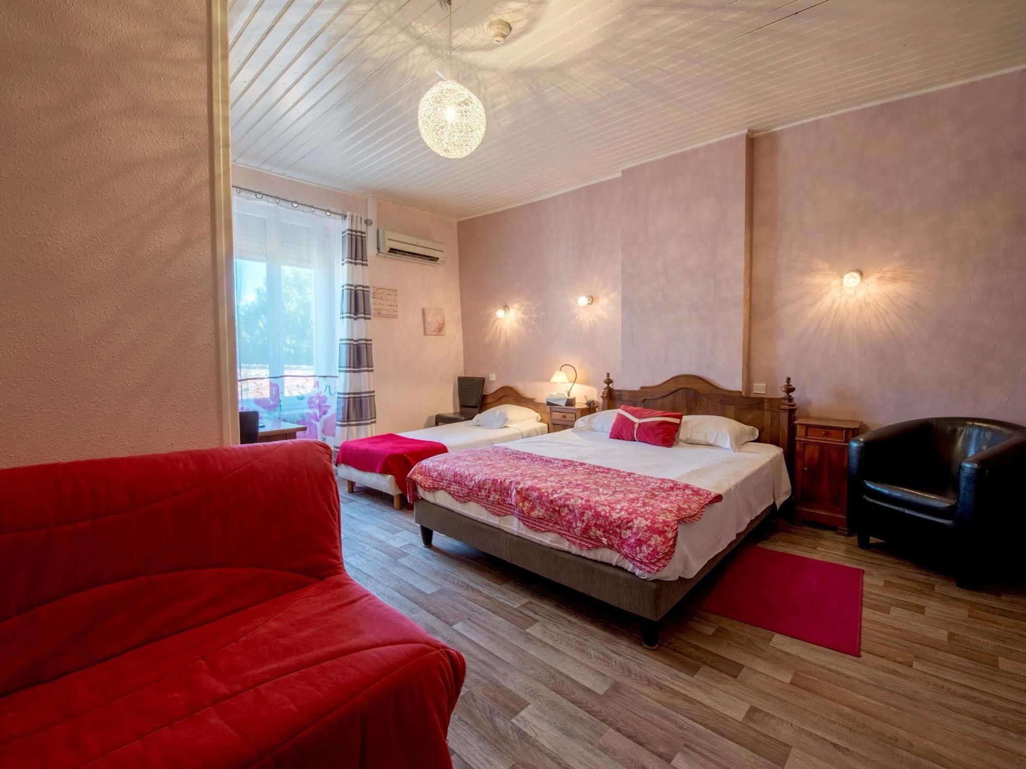 Logis Hotels - Hotel Et Restaurant Les Voyageurs Tournon-dʼAgenais エクステリア 写真